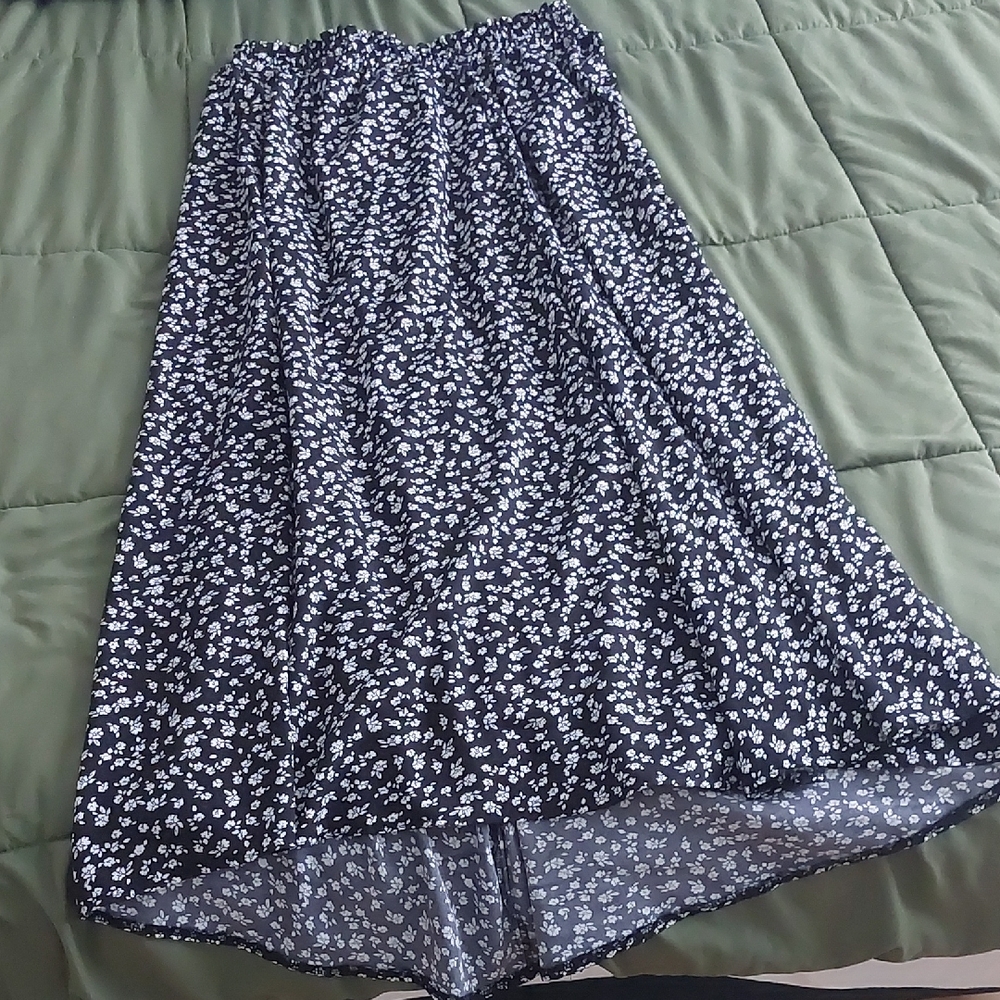 SHEIN Black and White Floral Midi Skirt